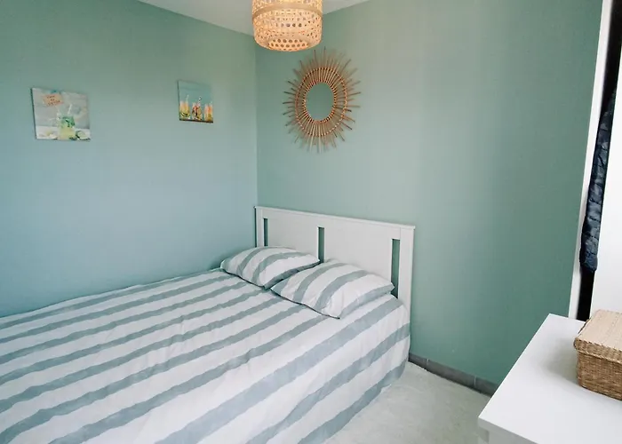 T2 Avec Garage Et Piscine à - Fr-1-338-484 Apartamento